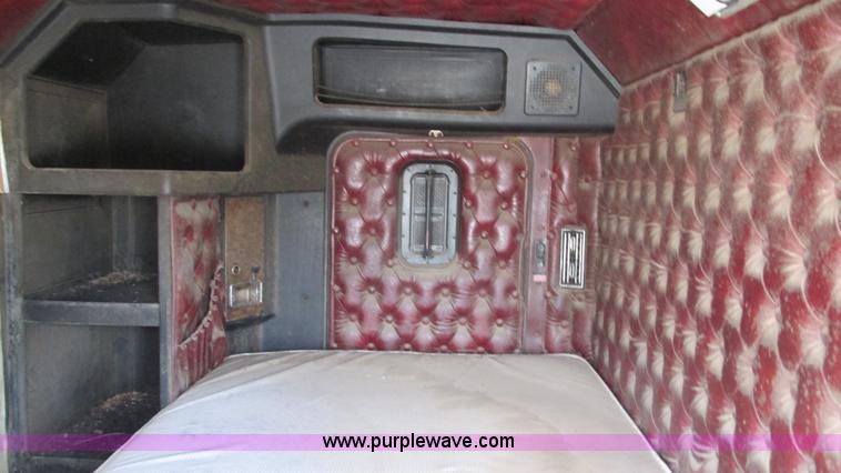 image for item J8566 Kenworth semi sleeper