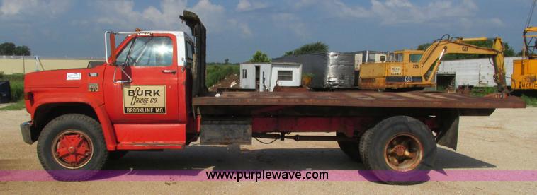 image for item J8568 1979 Chevrolet C70 flatbed truck