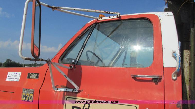 image for item J8568 1979 Chevrolet C70 flatbed truck