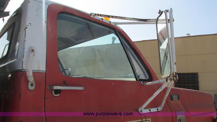image for item J8568 1979 Chevrolet C70 flatbed truck
