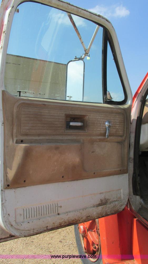 image for item J8568 1979 Chevrolet C70 flatbed truck