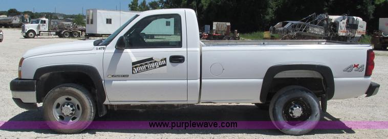 image for item J8571 2006 Chevrolet Silverado 2500HD pickup truck