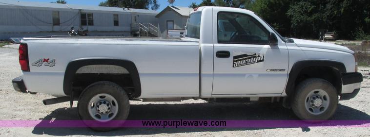 image for item J8571 2006 Chevrolet Silverado 2500HD pickup truck
