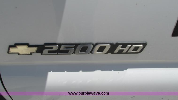 image for item J8571 2006 Chevrolet Silverado 2500HD pickup truck