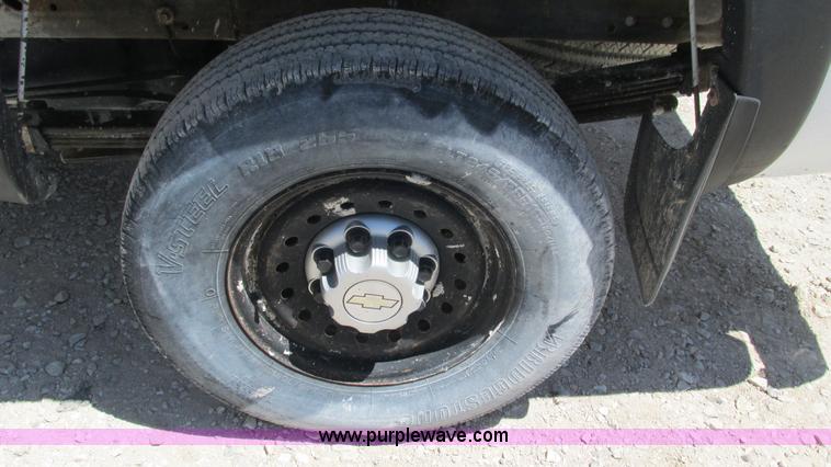 image for item J8571 2006 Chevrolet Silverado 2500HD pickup truck