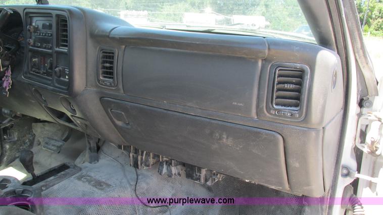 image for item J8571 2006 Chevrolet Silverado 2500HD pickup truck