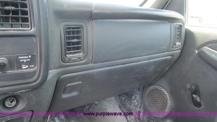 image for item J8571 2006 Chevrolet Silverado 2500HD pickup truck