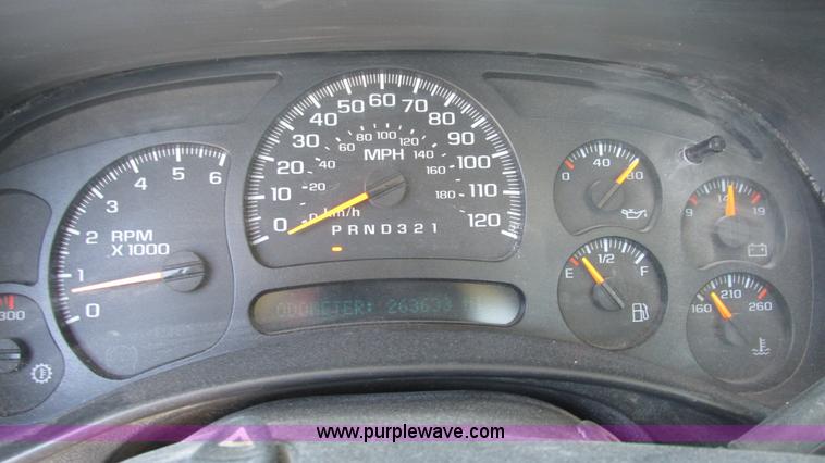 image for item J8571 2006 Chevrolet Silverado 2500HD pickup truck