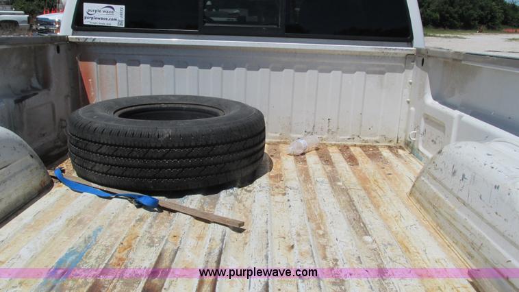 image for item J8572 2005 Chevrolet Silverado 2500HD Ext. Cab pickup truck