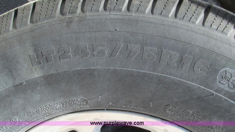 image for item J8572 2005 Chevrolet Silverado 2500HD Ext. Cab pickup truck