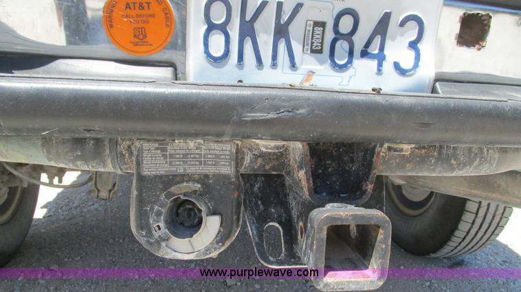 image for item J8572 2005 Chevrolet Silverado 2500HD Ext. Cab pickup truck