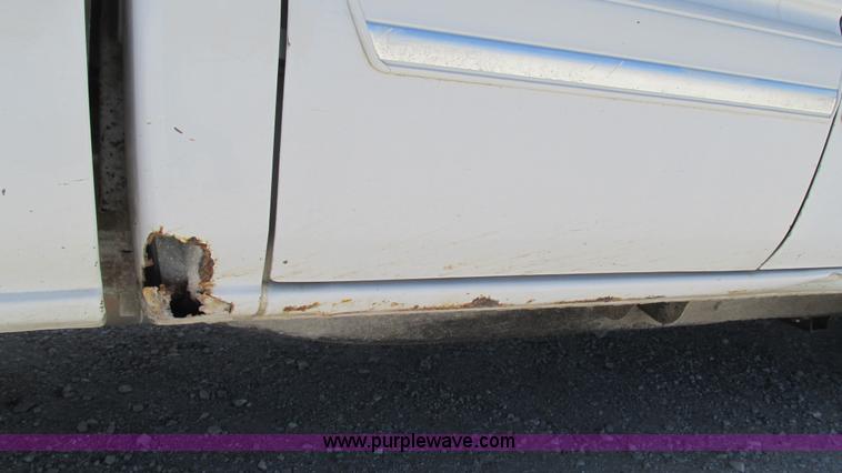 image for item J8572 2005 Chevrolet Silverado 2500HD Ext. Cab pickup truck