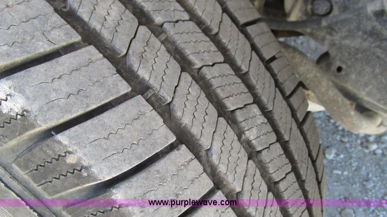 image for item J8572 2005 Chevrolet Silverado 2500HD Ext. Cab pickup truck