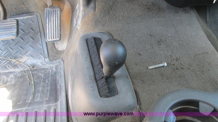 image for item J8572 2005 Chevrolet Silverado 2500HD Ext. Cab pickup truck