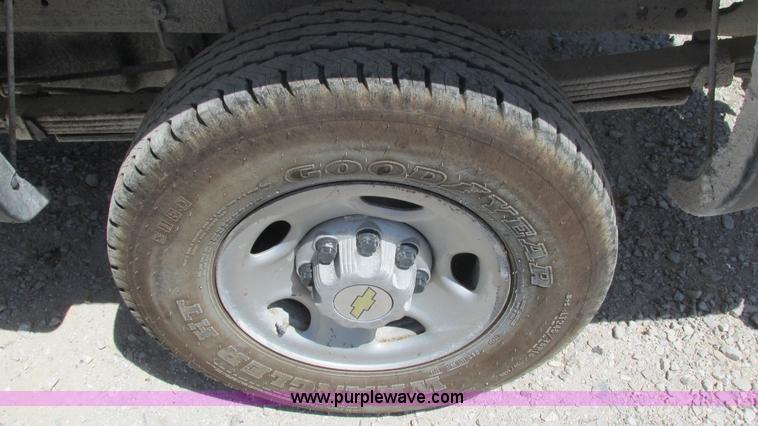image for item J8573 2006 Chevrolet Silverado 2500HD pickup truck