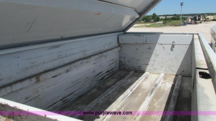 image for item J8573 2006 Chevrolet Silverado 2500HD pickup truck