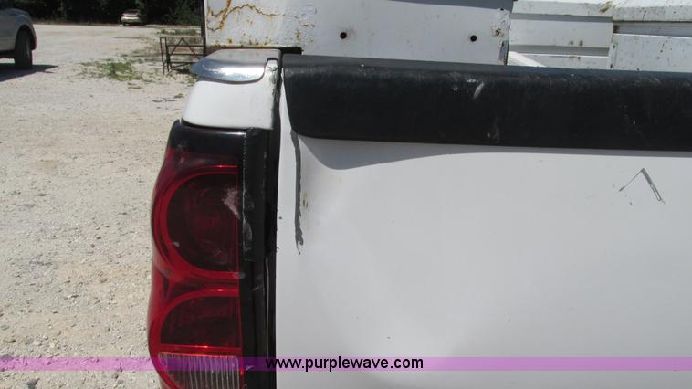 image for item J8573 2006 Chevrolet Silverado 2500HD pickup truck