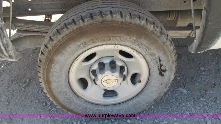 image for item J8573 2006 Chevrolet Silverado 2500HD pickup truck