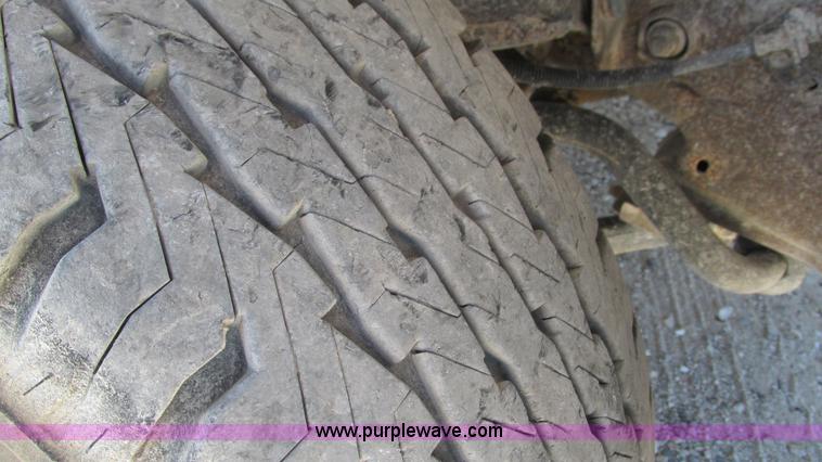 image for item J8573 2006 Chevrolet Silverado 2500HD pickup truck