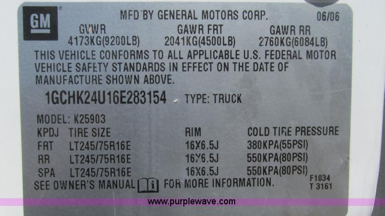 image for item J8573 2006 Chevrolet Silverado 2500HD pickup truck