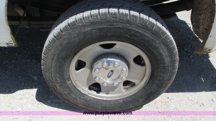 image for item J8574 2008 Ford F250 Super Duty pickup truck