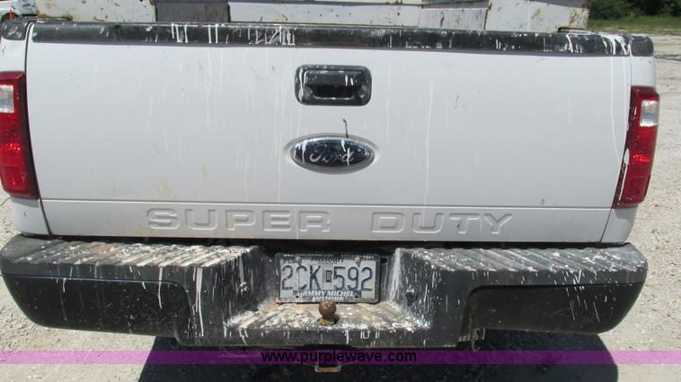image for item J8574 2008 Ford F250 Super Duty pickup truck