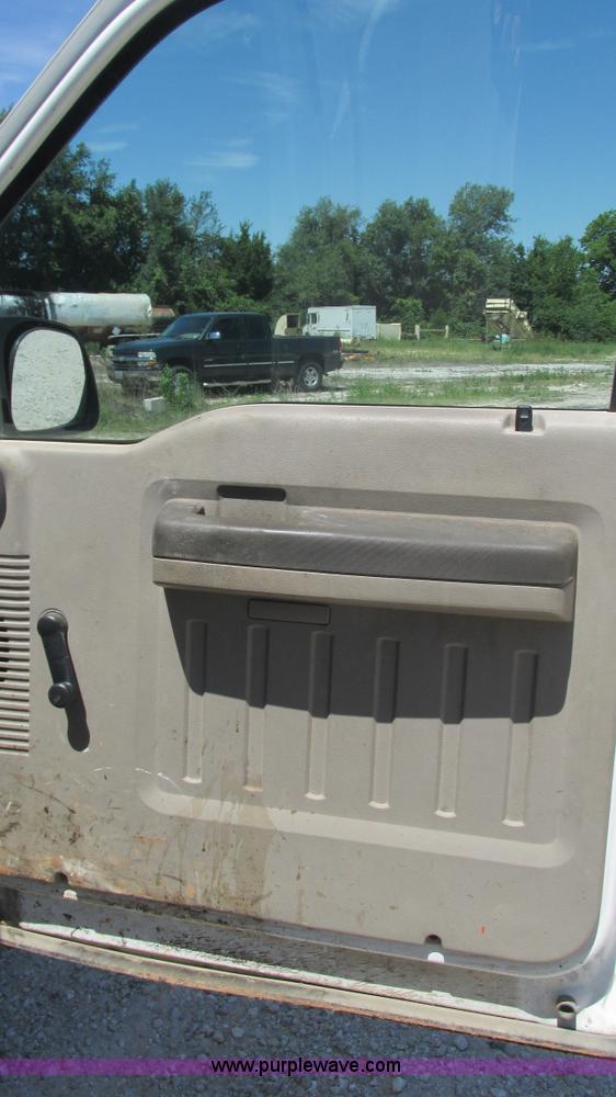 image for item J8574 2008 Ford F250 Super Duty pickup truck