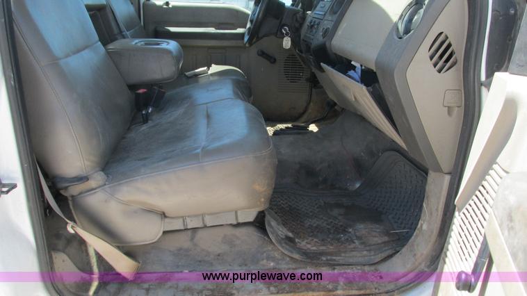 image for item J8574 2008 Ford F250 Super Duty pickup truck