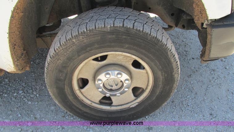 image for item J8574 2008 Ford F250 Super Duty pickup truck