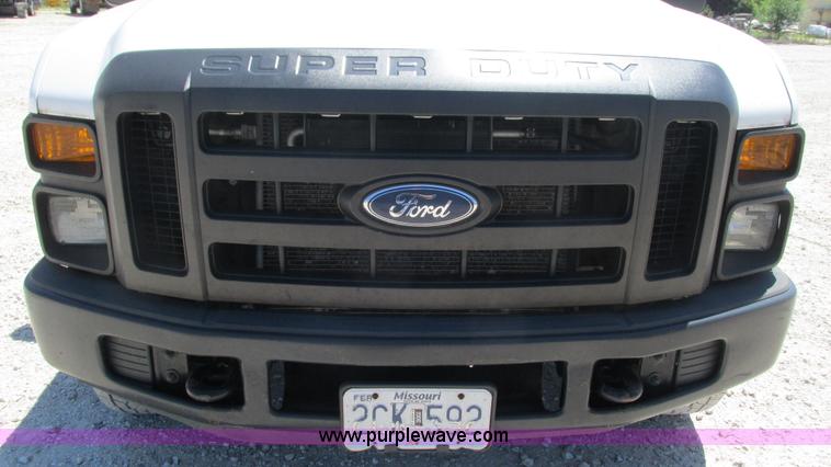 image for item J8574 2008 Ford F250 Super Duty pickup truck