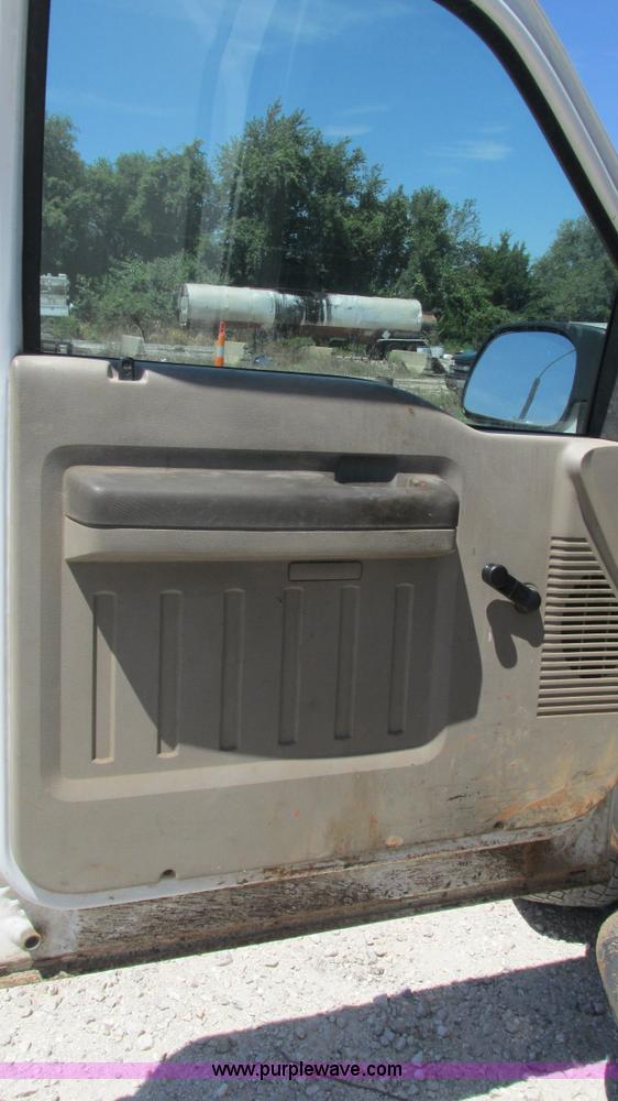 image for item J8574 2008 Ford F250 Super Duty pickup truck