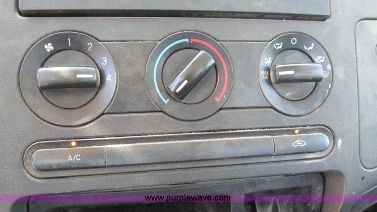 image for item J8574 2008 Ford F250 Super Duty pickup truck