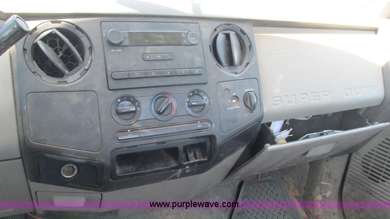image for item J8574 2008 Ford F250 Super Duty pickup truck