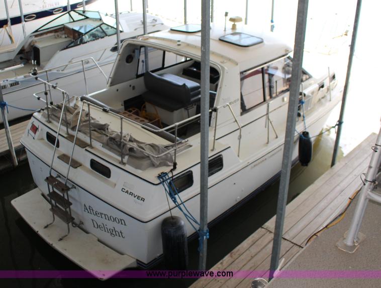 image for item K1015 1983 Carver Riviera Yacht Cabin Cruiser boat