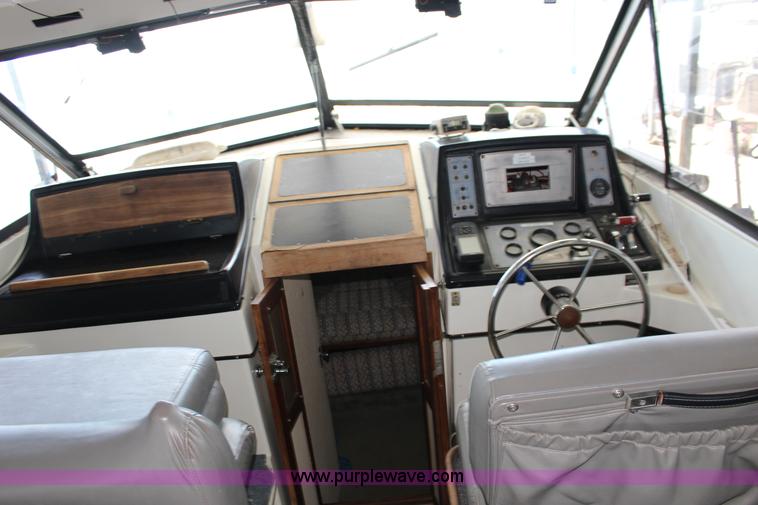 image for item K1015 1983 Carver Riviera Yacht Cabin Cruiser boat