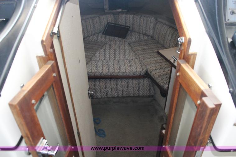 image for item K1015 1983 Carver Riviera Yacht Cabin Cruiser boat