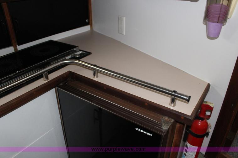 image for item K1015 1983 Carver Riviera Yacht Cabin Cruiser boat