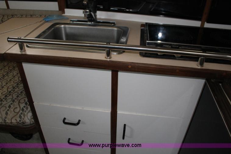 image for item K1015 1983 Carver Riviera Yacht Cabin Cruiser boat