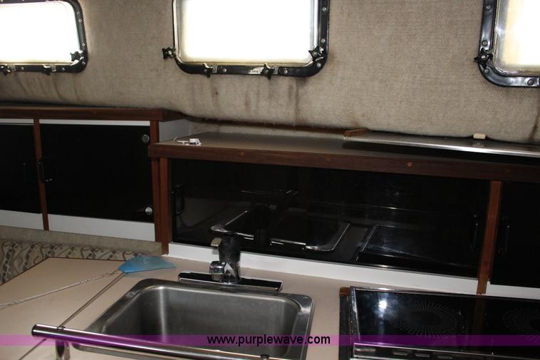 image for item K1015 1983 Carver Riviera Yacht Cabin Cruiser boat