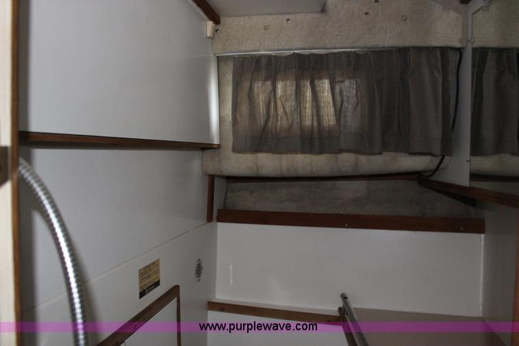 image for item K1015 1983 Carver Riviera Yacht Cabin Cruiser boat