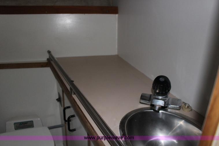 image for item K1015 1983 Carver Riviera Yacht Cabin Cruiser boat