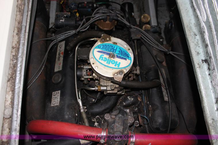 image for item K1015 1983 Carver Riviera Yacht Cabin Cruiser boat