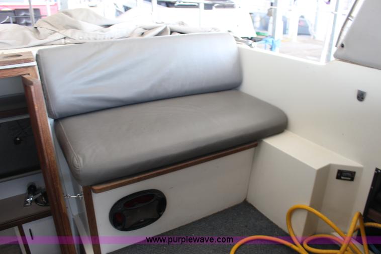 image for item K1015 1983 Carver Riviera Yacht Cabin Cruiser boat