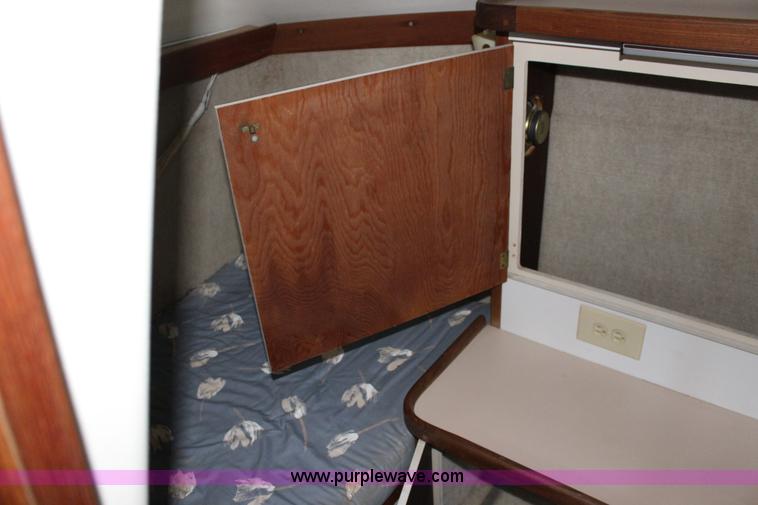 image for item K1015 1983 Carver Riviera Yacht Cabin Cruiser boat