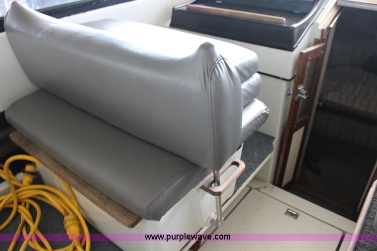 image for item K1015 1983 Carver Riviera Yacht Cabin Cruiser boat