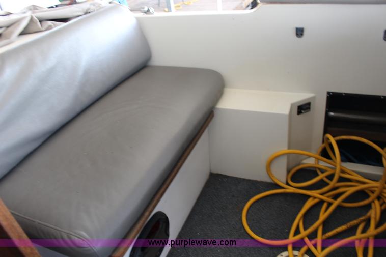 image for item K1015 1983 Carver Riviera Yacht Cabin Cruiser boat