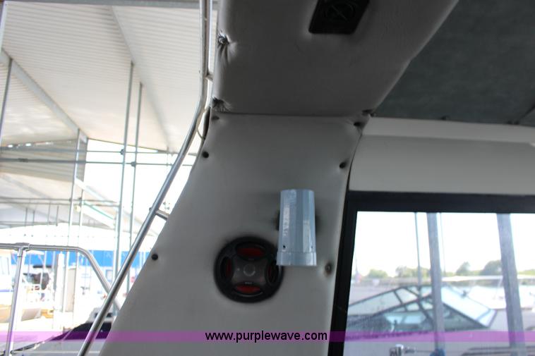 image for item K1015 1983 Carver Riviera Yacht Cabin Cruiser boat