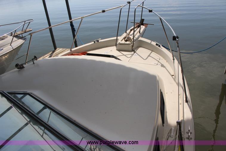 image for item K1015 1983 Carver Riviera Yacht Cabin Cruiser boat