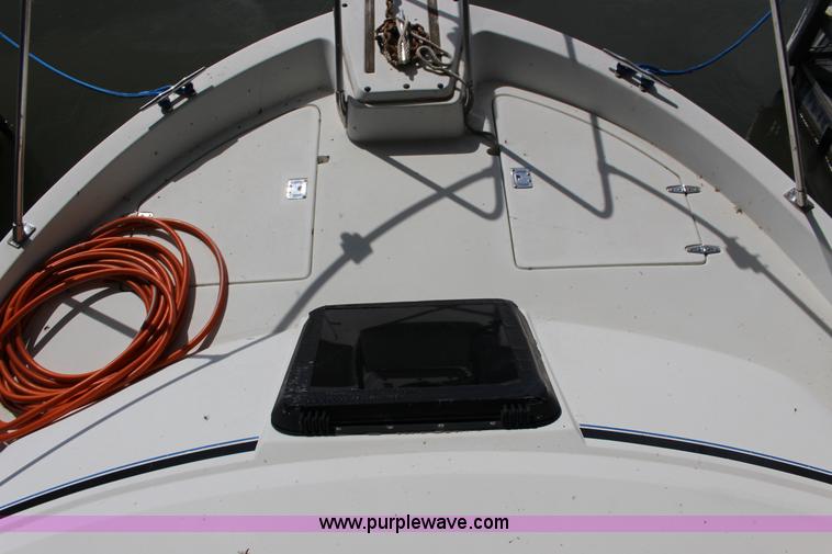 image for item K1015 1983 Carver Riviera Yacht Cabin Cruiser boat