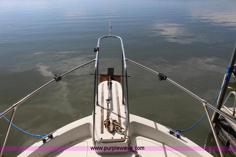 image for item K1015 1983 Carver Riviera Yacht Cabin Cruiser boat